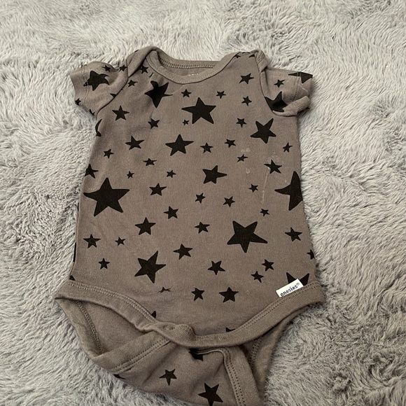 10 Pc Modern Moments by Gerber Baby Boy Gift Set - 3-6Months - Picture 11 of 12